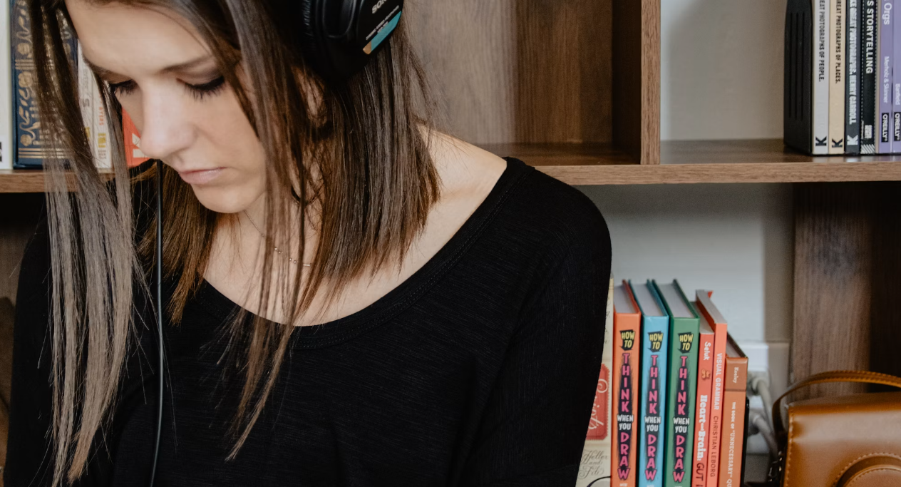 Photo: Mick Haupt / Unsplash — music copyright is notoriously
fragmented, with lyrics, composition, and sound recording rights often held by
entirely different parties, a structure that exposes AI companies to multiple
overlapping lawsuits.