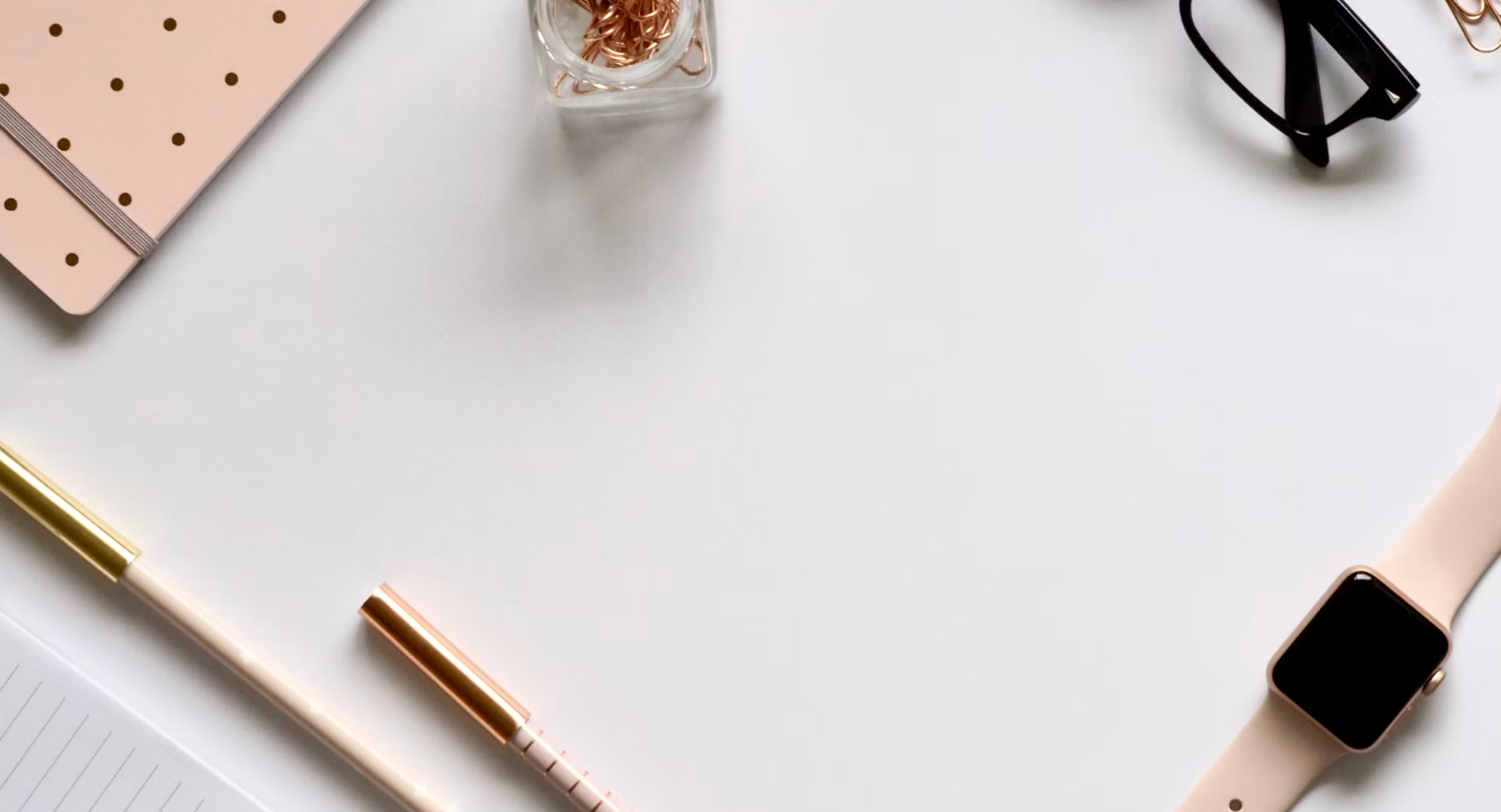 Photo: Jess Bailey / Unsplash — clearing small, sixty-second tasks the
moment they appear prevents the slow buildup of background mental clutter that
builds throughout a busy day.